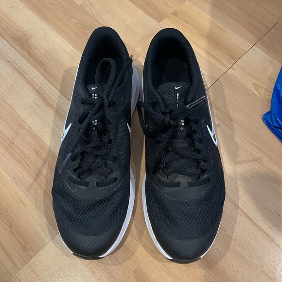 Nike woman size 6 - Picture 3 of 4